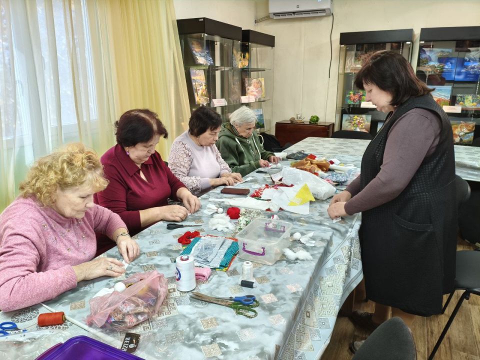 В Краснолучском краеведческом музее почтили Международный день белой трости В Краснолучском краеведческом музее почтили Международный день белой трости
