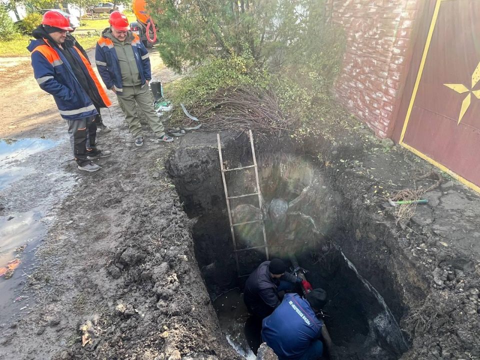 Восстановлено водоснабжение многоквартирных и частных домов в пгт Марковка Восстановлено водоснабжение многоквартирных и частных домов в пгт Марковка