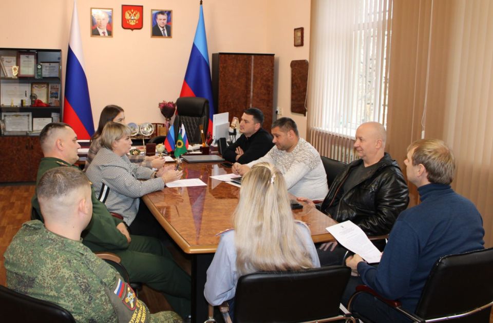 Глава округа Ольга Кучерявая провела заседание по вопросам отбора граждан для поступления на военную службу по контракту и проведения призывной кампании 2025 года Глава округа Ольга Кучерявая провела заседание по вопросам отбора граждан для поступления на военную службу по контракту и проведения призывной кампании 2025 года