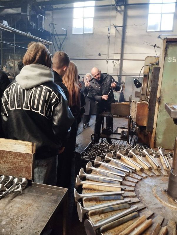 Константин Бутримов: НА МАШИНОСТРОИТЕЛЬНЫХ ПРЕДПРИЯТИЯХ ЛУГАНСКА «НЕДЕЛЯ БЕЗ ТУРНИКЕТОВ» ОТКРЫТА! Константин Бутримов: НА МАШИНОСТРОИТЕЛЬНЫХ ПРЕДПРИЯТИЯХ ЛУГАНСКА «НЕДЕЛЯ БЕЗ ТУРНИКЕТОВ» ОТКРЫТА!