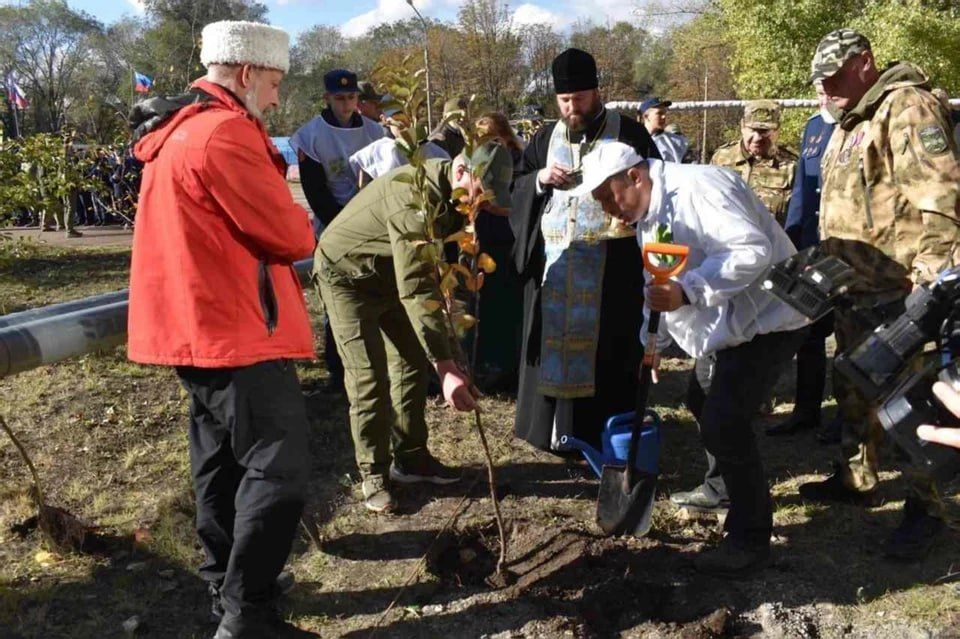 В Луганске заложили Аллею казачьей славы