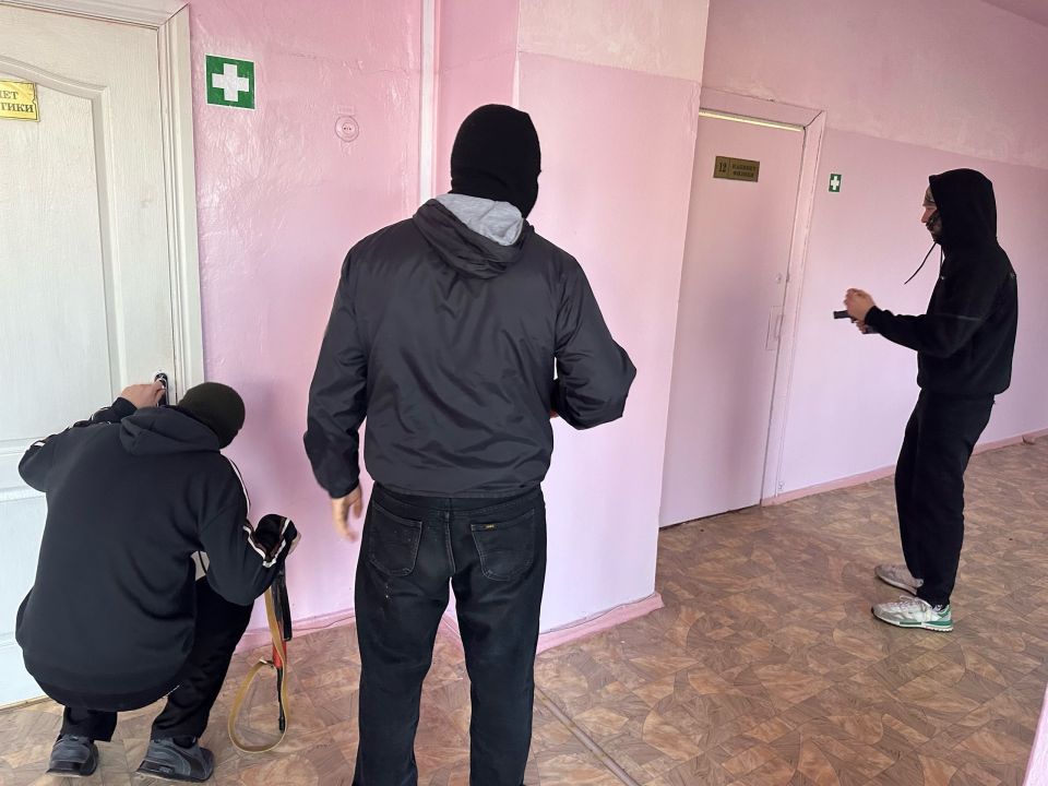 Тренировочные учения в Ровеньковской школе №3 Тренировочные учения в Ровеньковской школе №3