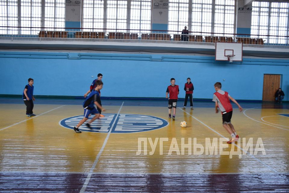 В Кировске прошел муниципальный этап соревнований по футзалу на кубок Главы ЛНР В Кировске прошел муниципальный этап соревнований по футзалу на кубок Главы ЛНР