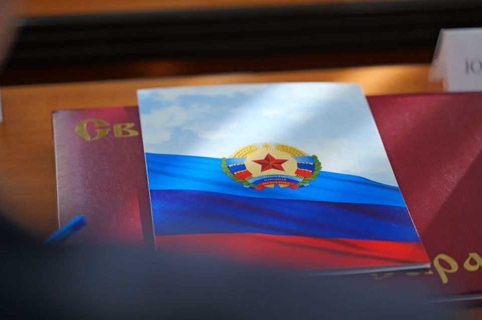 В Луганске обсудили развитие Сватовского округа с руководством региона-шефа Саратовской области В Луганске обсудили развитие Сватовского округа с руководством региона-шефа Саратовской области