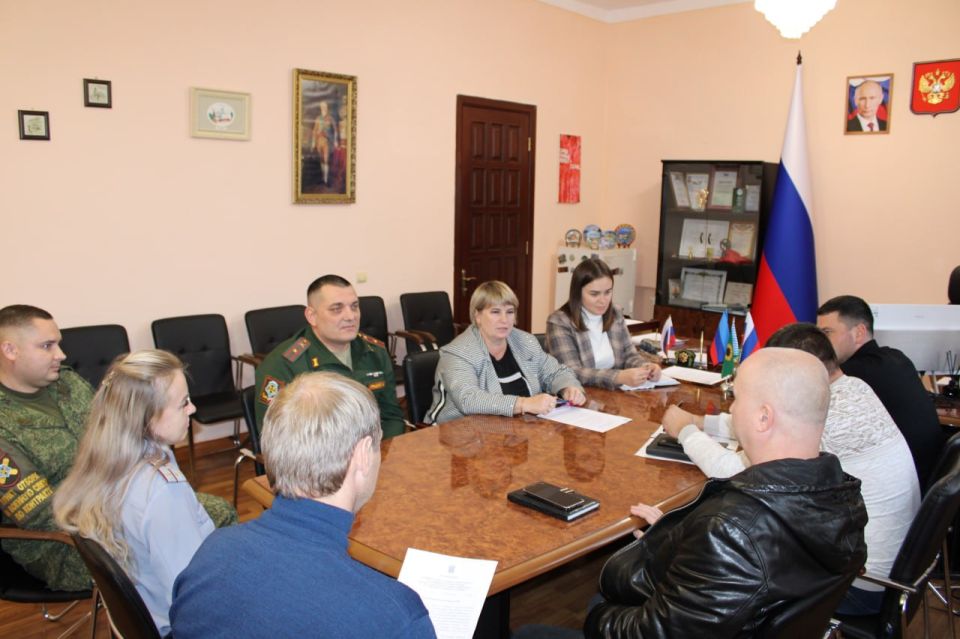 Глава округа Ольга Кучерявая провела заседание по вопросам отбора граждан для поступления на военную службу по контракту и проведения призывной кампании 2025 года Глава округа Ольга Кучерявая провела заседание по вопросам отбора граждан для поступления на военную службу по контракту и проведения призывной кампании 2025 года