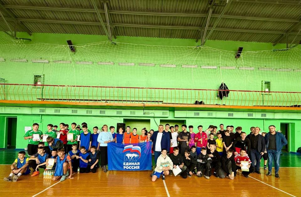 А ВОТ И НАШИ ПОБЕДИТЕЛИ. Сегодня на базе Краснолучского комплекса спортивных сооружений завершился муниципальный этап соревнований по футзалу на Кубок Главы Луганской Народной Республики