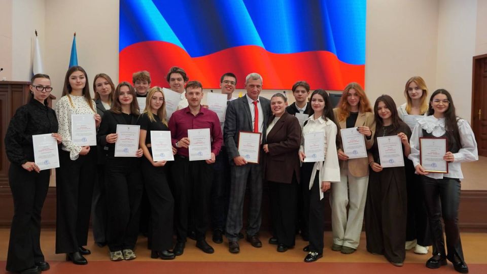 Трудимся для вас. В Администрации города Луганска прошло награждение