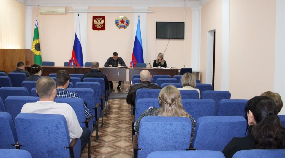 В зале заседаний Администрации прошло 4-е заседание рабочей группы межведомственной комиссии по противодействию нелегальной занятости на территории муниципального образования Белокуракинский муниципальный округ