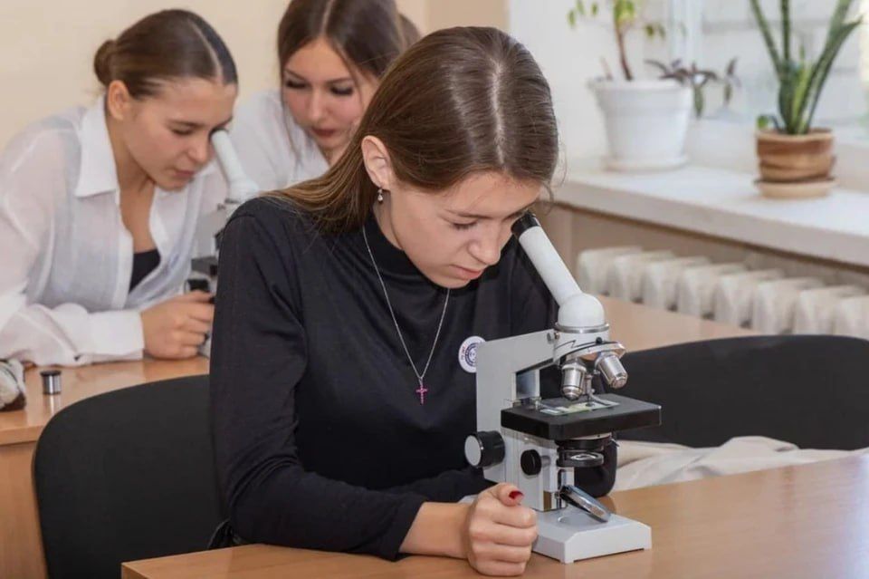 В ЛНР школьников будут готовить к поступлению в медицинские вузы