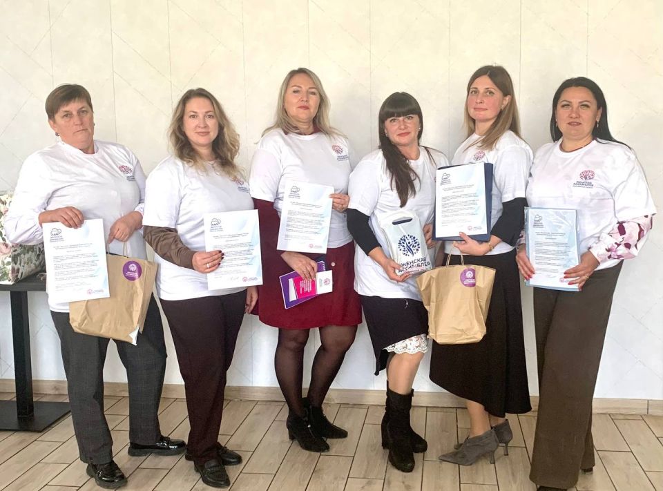 Представительницы Женского движения "Единой России" Беловодского муниципального округа получили знаки внимания от новосибирских коллег из Женской ассамблеи