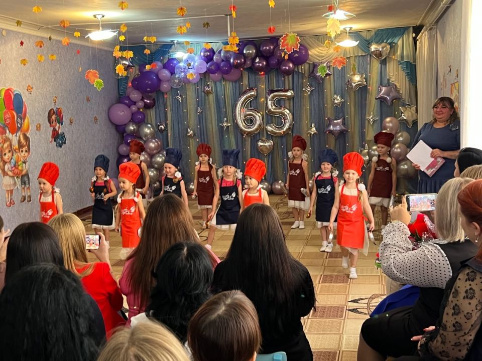 16 октября Петровский ясли-сад №2 «Аист» отметил свой 65-летний юбилей 16 октября Петровский ясли-сад №2 «Аист» отметил свой 65-летний юбилей