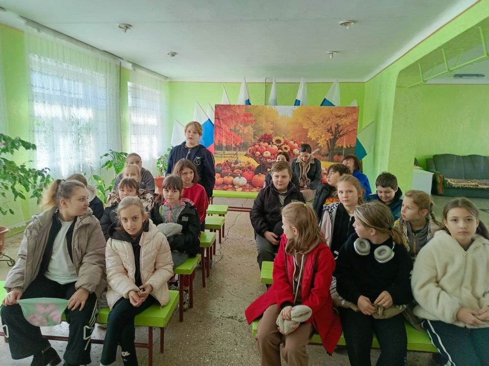 В Доме культуры им Ленина пгт Новодарьевка, для учащихся Новодарьевской школы им. В.Д. Луганского, состоялся показ короткометражных анимационных фильмов в рамках Эха IX Кинофестиваля финно – угорских народов «Туйвеж» В Доме культуры им Ленина пгт Новодарьевка, для учащихся Новодарьевской школы им. В.Д. Луганского, состоялся показ короткометражных анимационных фильмов в рамках Эха IX Кинофестиваля финно – угорских народов «Туйвеж»