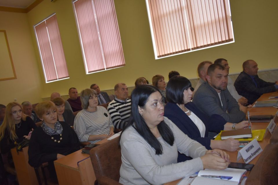 Виталий Михайлов: Сегодня провел расширенное аппаратное совещание, на которое были приглашены руководители различных структур, учреждений и организаций, от деятельности которых зависит социально-экономическое развитие... Виталий Михайлов: Сегодня провел расширенное аппаратное совещание, на которое были приглашены руководители различных структур, учреждений и организаций, от деятельности которых зависит социально-экономическое развитие...