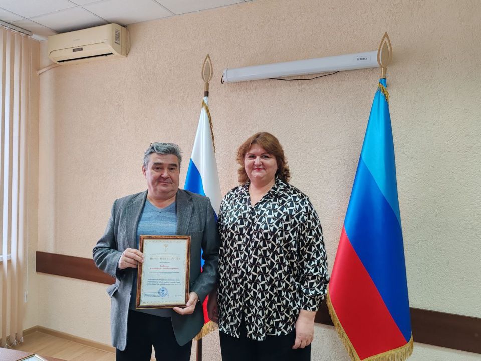 Представители дорожной отрасли продолжают принимать поздравления Представители дорожной отрасли продолжают принимать поздравления