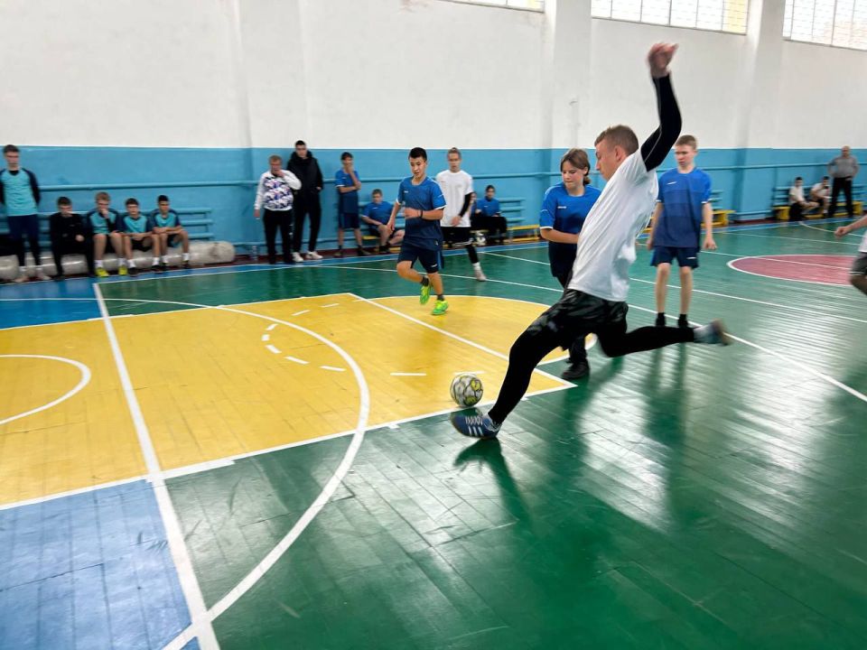 В Троицком муниципальном округе состоялся муниципальный этап соревнований по футзалу на Кубок Главы Луганской Народной Республики среди юношей старшей возрастной группы. В Троицком муниципальном округе состоялся муниципальный этап соревнований по футзалу на Кубок Главы Луганской Народной Республики среди юношей старшей возрастной группы.