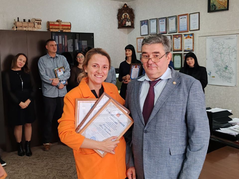 Представители дорожной отрасли продолжают принимать поздравления Представители дорожной отрасли продолжают принимать поздравления