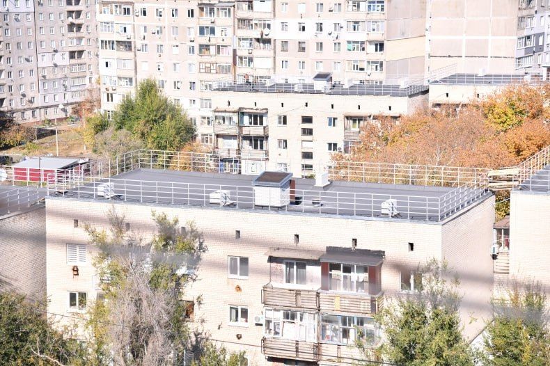 Кровли Свердловского округа преображаются благодаря помощи Красноярского края Кровли Свердловского округа преображаются благодаря помощи Красноярского края