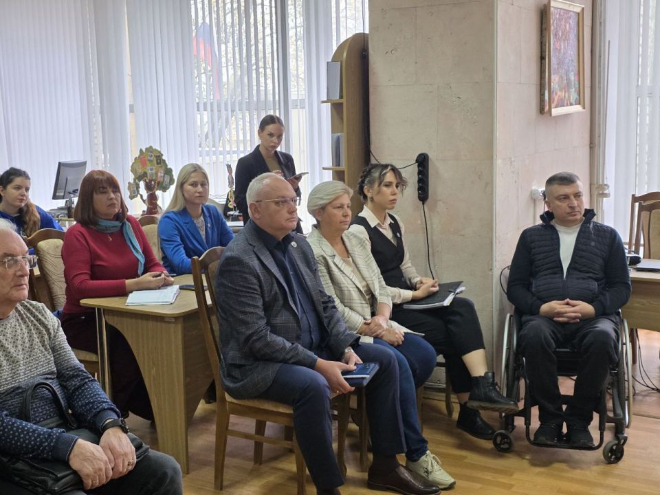 Ольга Бас: Сегодня в рамках проекта «Добрые встречи» мы вместе с первым заместителем руководителя Администрации Главы ЛНР Анной Росляковой и представителем управления внутренней политики Администрации Главы Дианой Павлухиной... Ольга Бас: Сегодня в рамках проекта «Добрые встречи» мы вместе с первым заместителем руководителя Администрации Главы ЛНР Анной Росляковой и представителем управления внутренней политики Администрации Главы Дианой Павлухиной...
