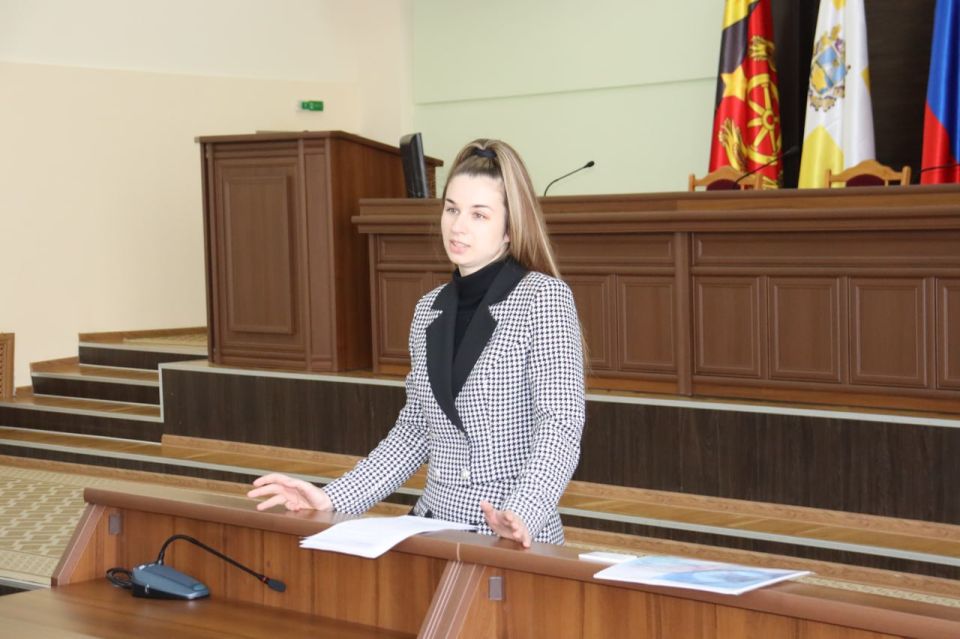 В Администрации Антрацитовского муниципального округа состоялось совещание со специалистами отдела по делам территорий, на котором были подняты ключевые вопросы В Администрации Антрацитовского муниципального округа состоялось совещание со специалистами отдела по делам территорий, на котором были подняты ключевые вопросы