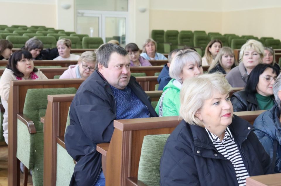 В Администрации Антрацитовского муниципального округа состоялось совещание со специалистами отдела по делам территорий, на котором были подняты ключевые вопросы В Администрации Антрацитовского муниципального округа состоялось совещание со специалистами отдела по делам территорий, на котором были подняты ключевые вопросы