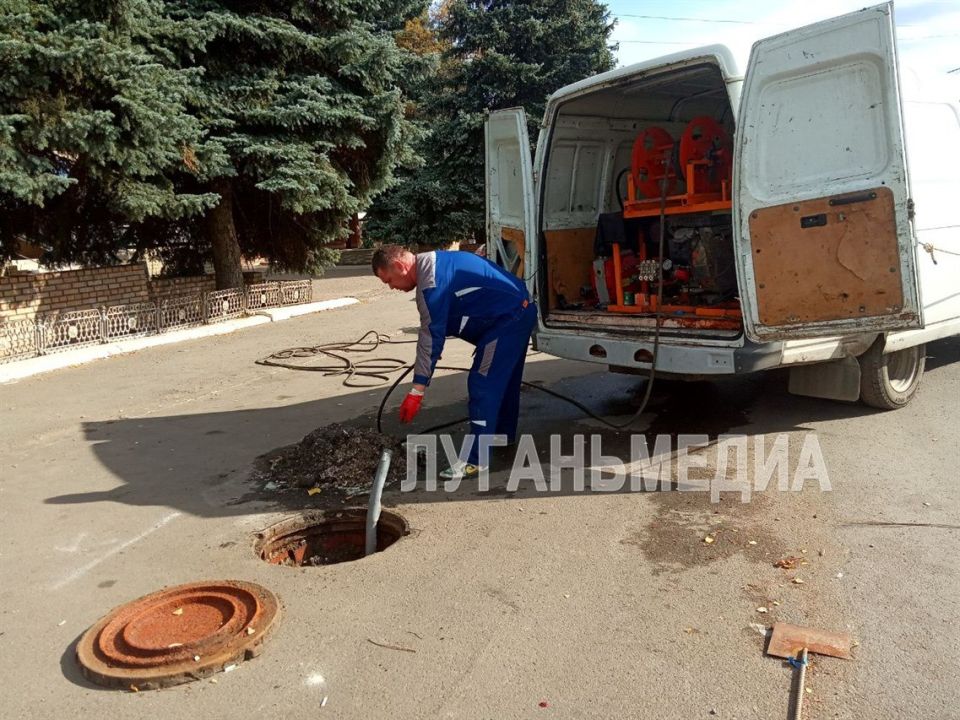 Воронежские техники провели в Белокуракино работы по модернизации, очистке и промывке гидродинамической установкой ливневой канализационной системы протяженностью 1 км Воронежские техники провели в Белокуракино работы по модернизации, очистке и промывке гидродинамической установкой ливневой канализационной системы протяженностью 1 км
