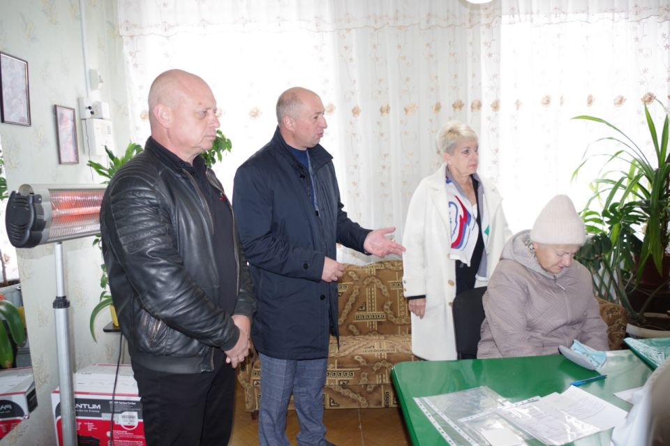Сергей Крамаренко: Сегодня в поселке Фрунзе успешно прошла выездная работа мобильного офиса многофункционального центра предоставления государственных и муниципальных услуг (МФЦ) ЛНР Сергей Крамаренко: Сегодня в поселке Фрунзе успешно прошла выездная работа мобильного офиса многофункционального центра предоставления государственных и муниципальных услуг (МФЦ) ЛНР