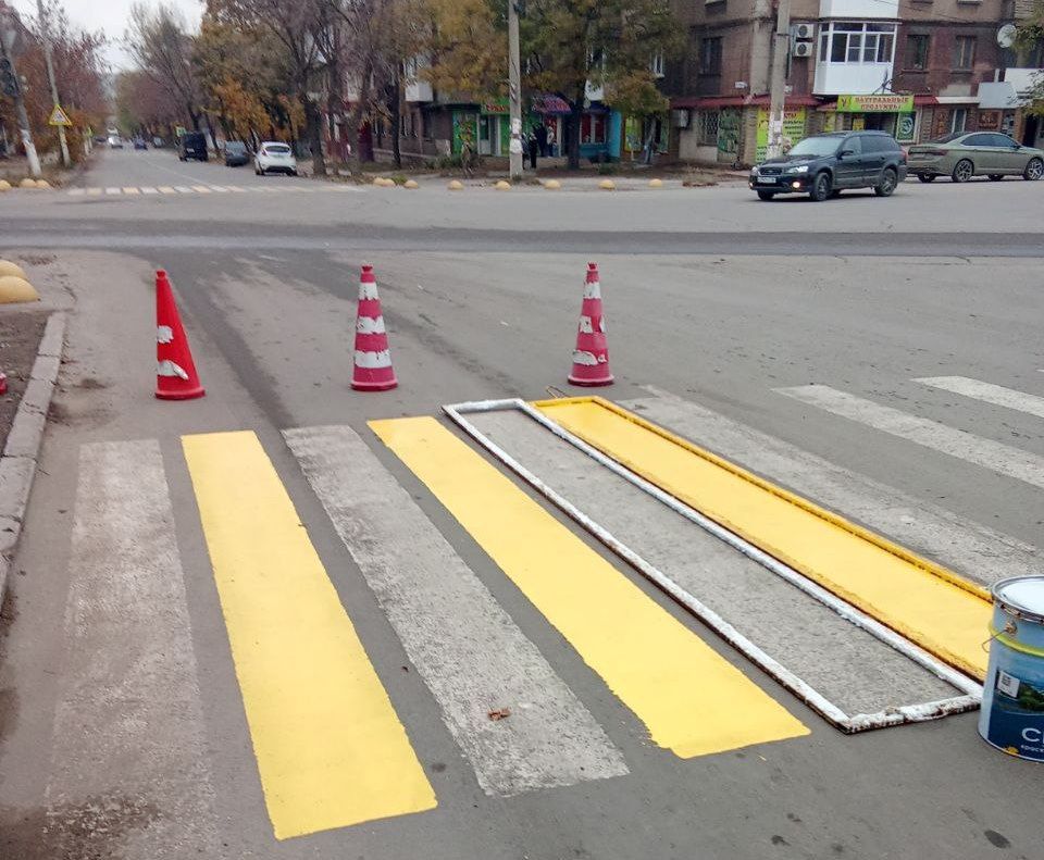 Коммунальные службы проводят работы на территории города Коммунальные службы проводят работы на территории города