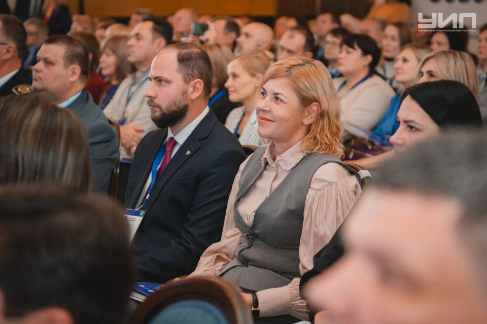 В Ростове-на-Дону прошел семинар для вузов и научных организаций Донбасса и Новороссии В Ростове-на-Дону прошел семинар для вузов и научных организаций Донбасса и Новороссии