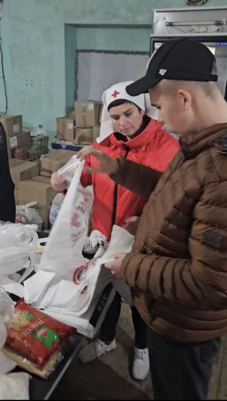 Сегодняшний день стал днём добрых дел для волонтёров Новоайдарской школы-интерната Сегодняшний день стал днём добрых дел для волонтёров Новоайдарской школы-интерната