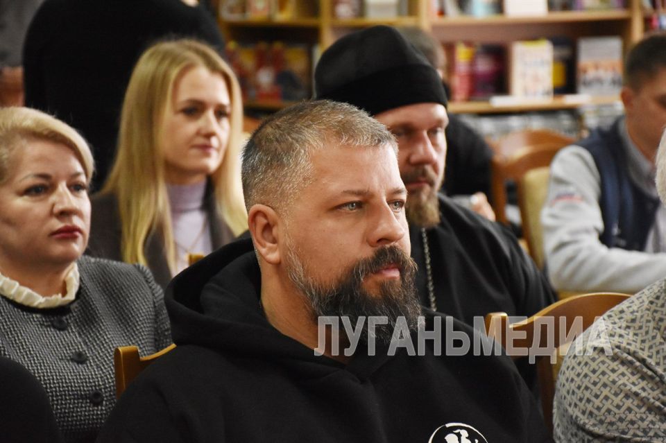 Представители Администрации Главы ЛНР провели встречу с общественниками Представители Администрации Главы ЛНР провели встречу с общественниками