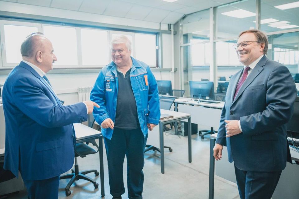 В Ростове-на-Дону прошел семинар для вузов и научных организаций Донбасса и Новороссии В Ростове-на-Дону прошел семинар для вузов и научных организаций Донбасса и Новороссии