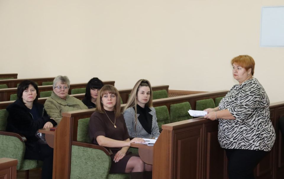 В Администрации Антрацитовского муниципального округа состоялось совещание со специалистами отдела по делам территорий, на котором были подняты ключевые вопросы В Администрации Антрацитовского муниципального округа состоялось совещание со специалистами отдела по делам территорий, на котором были подняты ключевые вопросы