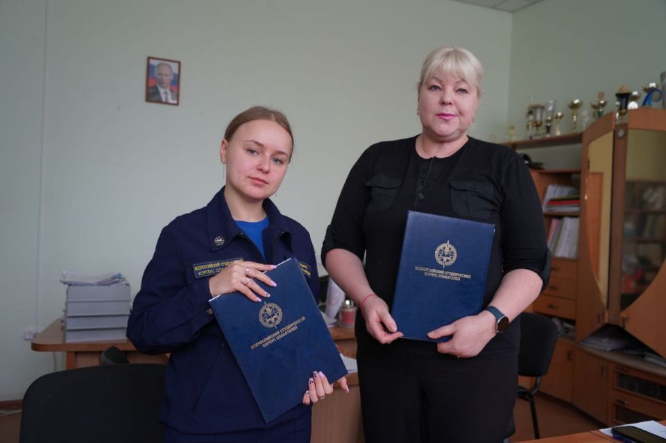 Начало большого пути. Сегодня на базе ГБОУ ЛНР «Луганская средняя школа №27 им. княгини Ольги» состоялось торжественное подписание соглашения об открытии Школьного спасательного отряда «Феникс» Начало большого пути. Сегодня на базе ГБОУ ЛНР «Луганская средняя школа №27 им. княгини Ольги» состоялось торжественное подписание соглашения об открытии Школьного спасательного отряда «Феникс»
