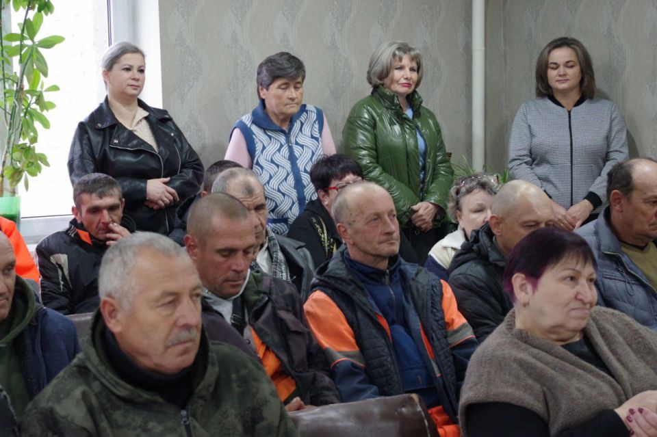 Сергей Крамаренко: В канун профессионального праздника поздравил работников Славяносербского автодора с их профессиональным праздником, Днём работника дорожного хозяйства, выразив искреннюю благодарность всем сотрудникам за... Сергей Крамаренко: В канун профессионального праздника поздравил работников Славяносербского автодора с их профессиональным праздником, Днём работника дорожного хозяйства, выразив искреннюю благодарность всем сотрудникам за...