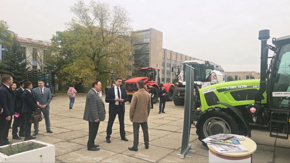 В Луганском аграрном университете прошел масштабный агропромышленный форум с участием делегаций из регионов России В Луганском аграрном университете прошел масштабный агропромышленный форум с участием делегаций из регионов России