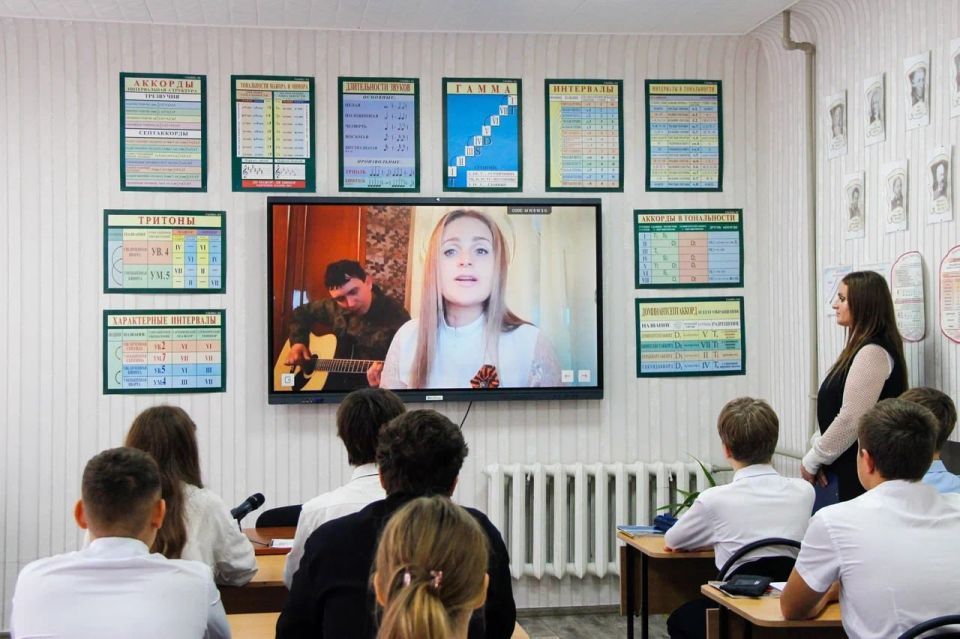 В Луганской Народной Республике стартовал цикл республиканских открытых уроков для преподавателей детских школ искусств