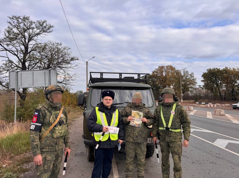 Сотрудники Госавтоинспекции ОМВД России «Перевальский» совместно с ВАИ провели профилактическое мероприятие для военнослужащих Сотрудники Госавтоинспекции ОМВД России «Перевальский» совместно с ВАИ провели профилактическое мероприятие для военнослужащих