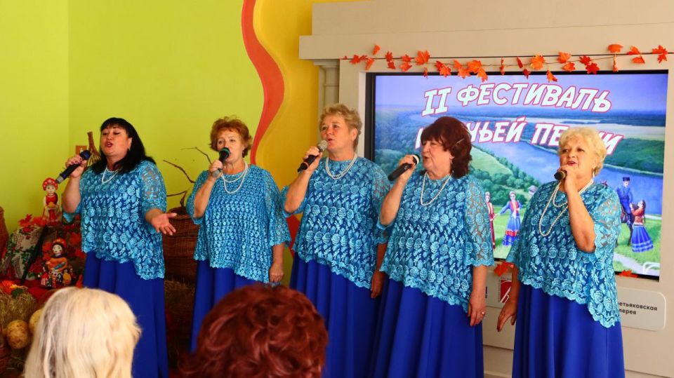 В Перевальске состоялся II фестиваль казачьей песни В Перевальске состоялся II фестиваль казачьей песни