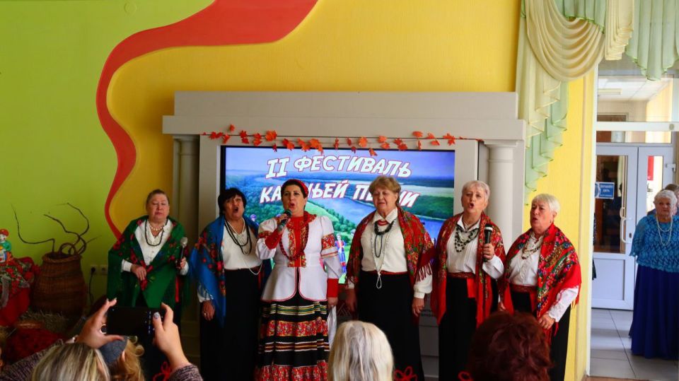 В Перевальске состоялся II фестиваль казачьей песни В Перевальске состоялся II фестиваль казачьей песни
