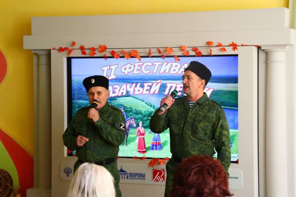 В Перевальске состоялся II фестиваль казачьей песни В Перевальске состоялся II фестиваль казачьей песни