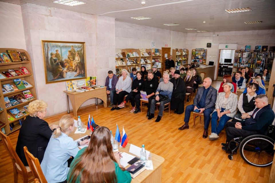 В Луганске прошло мероприятие в рамках проекта "Добрые встречи" В Луганске прошло мероприятие в рамках проекта "Добрые встречи"