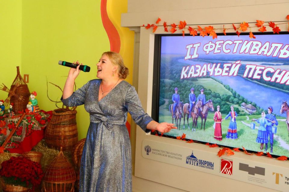 В Перевальске состоялся II фестиваль казачьей песни В Перевальске состоялся II фестиваль казачьей песни