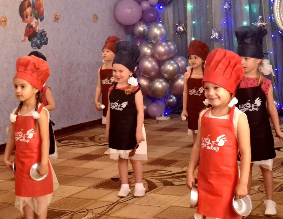 Петровскому детскому саду № 2 «Аист» исполнилось 65 лет Петровскому детскому саду № 2 «Аист» исполнилось 65 лет