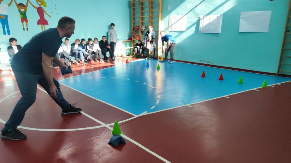 В Новоайдарской средней школе прошел замечательный праздник, посвященный Дню отца! Ребята вместе со своими папами приняли участие в ярком и запоминающемся мероприятии «Веселые старты» В Новоайдарской средней школе прошел замечательный праздник, посвященный Дню отца! Ребята вместе со своими папами приняли участие в ярком и запоминающемся мероприятии «Веселые старты»