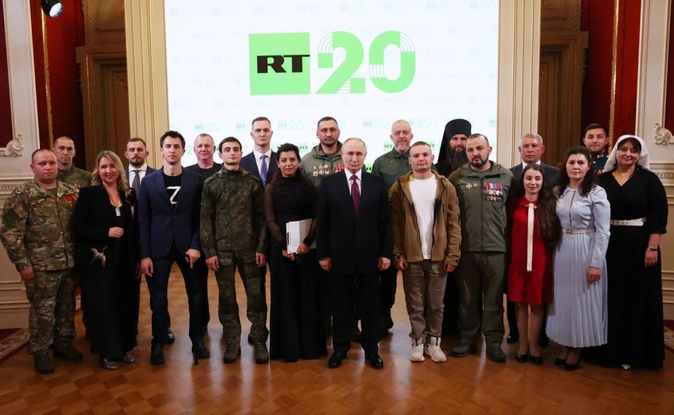 ПРЕЗИДЕНТ И БРИГАДА «НЕВСКИЙ» В ОДНОМ СТРОЮ ПРЕЗИДЕНТ И БРИГАДА «НЕВСКИЙ» В ОДНОМ СТРОЮ