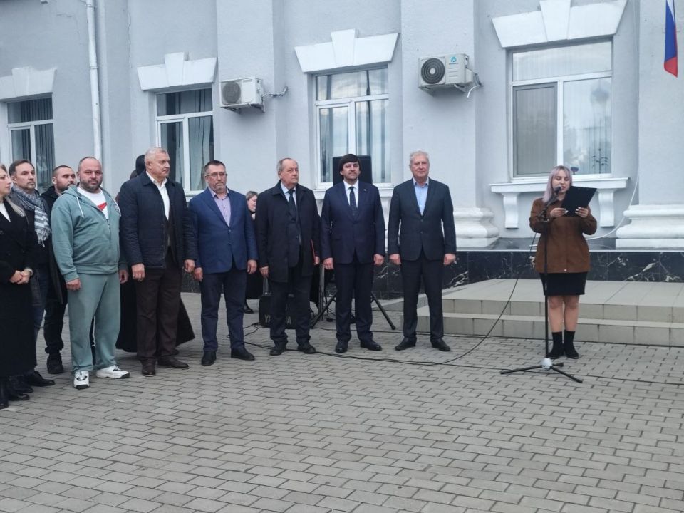 Тюменская делегация в Краснодоне Тюменская делегация в Краснодоне