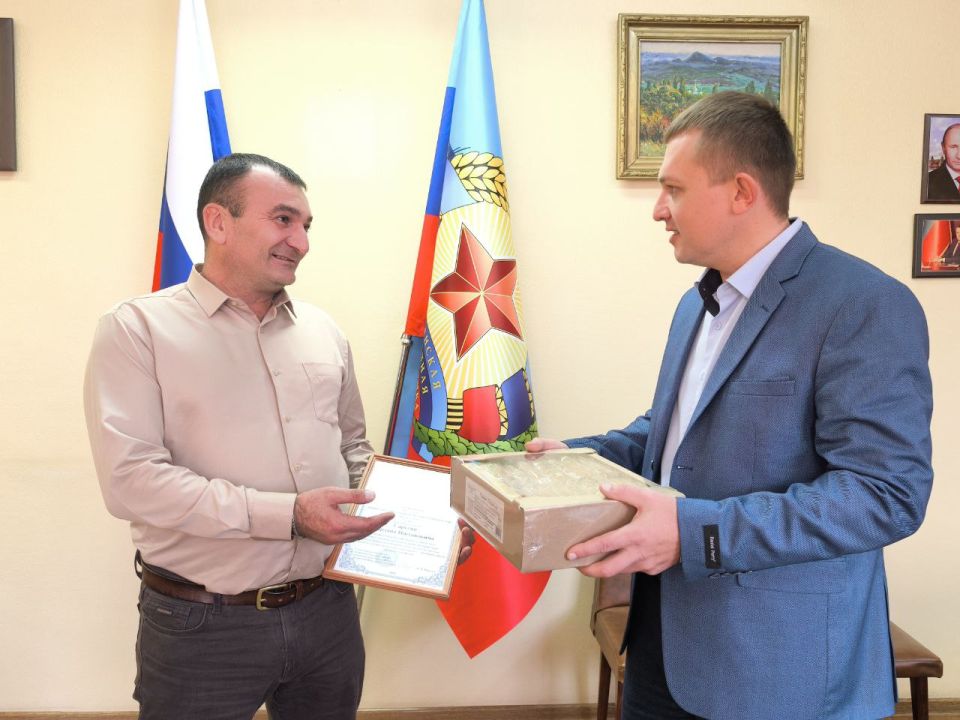 Евгений Морозов: Ежегодно, в третье воскресенье октября, свой профессиональный праздник отмечают работники дорожного хозяйства Евгений Морозов: Ежегодно, в третье воскресенье октября, свой профессиональный праздник отмечают работники дорожного хозяйства