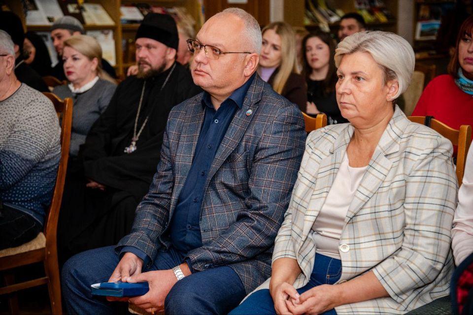 Встреча представителей органов власти и некоммерческого сектора: диалог для развития гражданского общества в регионе Встреча представителей органов власти и некоммерческого сектора: диалог для развития гражданского общества в регионе