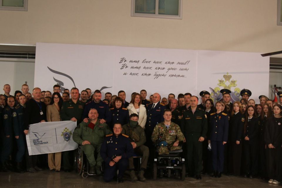 В Санкт-Петербурге сотрудники Следственного комитета Российской Федерации и курсанты встретились с защитниками Отечества В Санкт-Петербурге сотрудники Следственного комитета Российской Федерации и курсанты встретились с защитниками Отечества