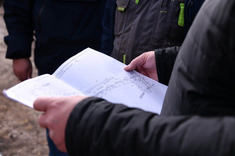 В Свердловске продолжаются работы специалистов из Красноярского края по восстановлению водовода В Свердловске продолжаются работы специалистов из Красноярского края по восстановлению водовода